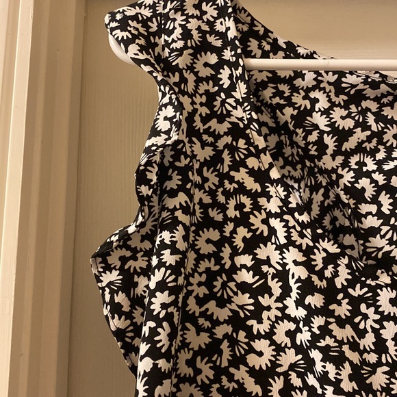 Beautiful women’s top - Picture 3 of 6